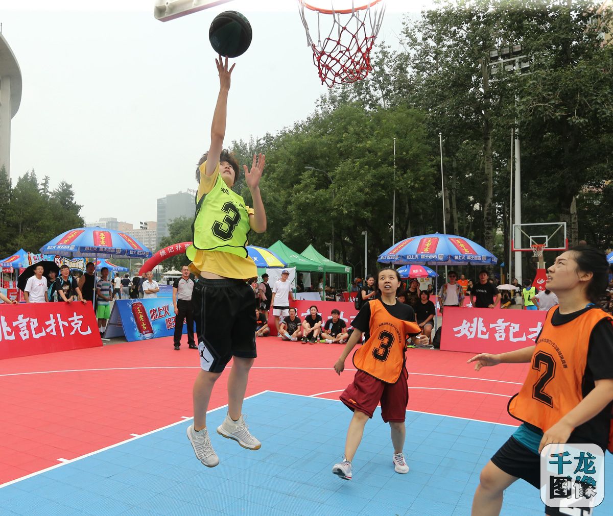 原創(chuàng)國王老板女兒！正式公開戀情！再見了，NBA第一女神